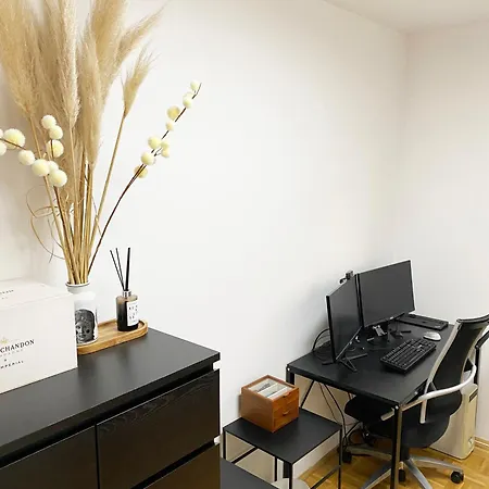 Serenity Escape: Entire Retreat Apartamento Máribor